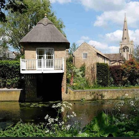 Historic Cambridgeshire Cottage Godmanchester エクステリア 写真