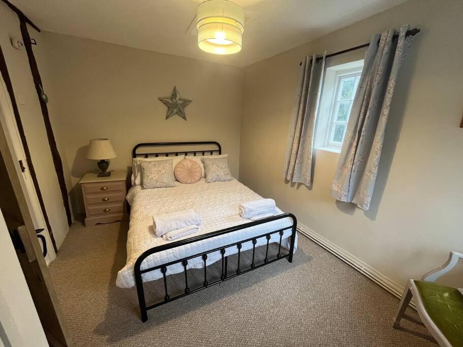 Historic Cambridgeshire Cottage Godmanchester エクステリア 写真